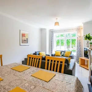 Holiday home 106 - The Townhouse By Shortstays, Galway